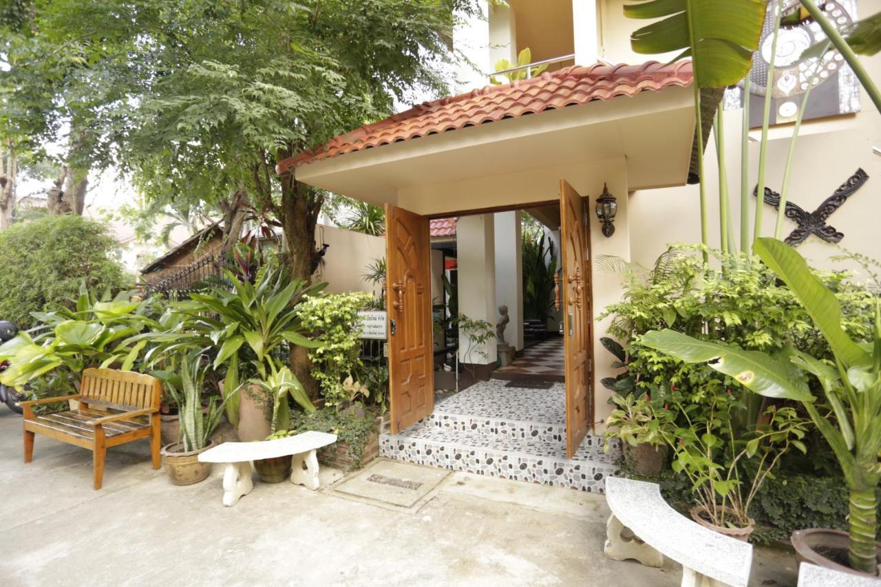 Liam'S Guesthouse Adults Only Chiang Mai Exterior photo